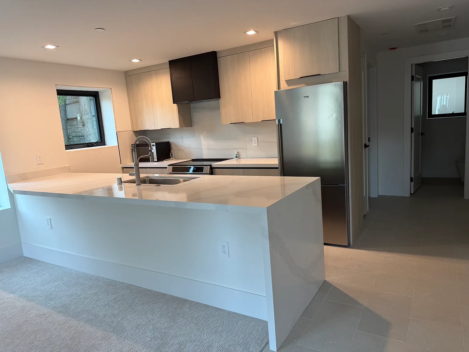 2 bed, 850 sqft, $2,700 — Photo 4