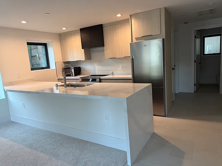 9437 Slater Ave NE — Photo 3