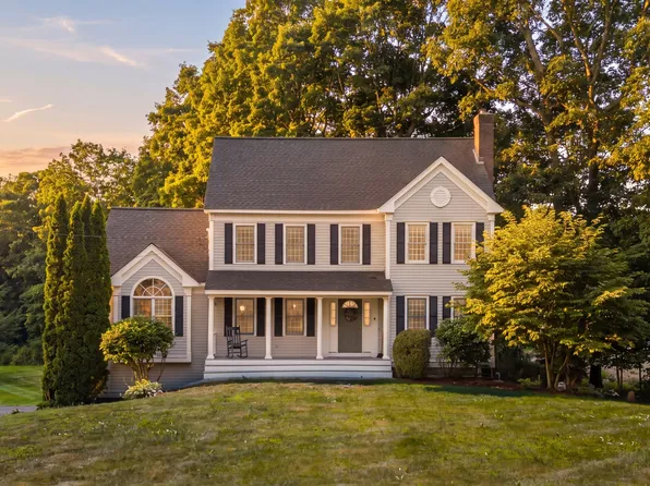 10 Shirley St, Pepperell, MA 01463