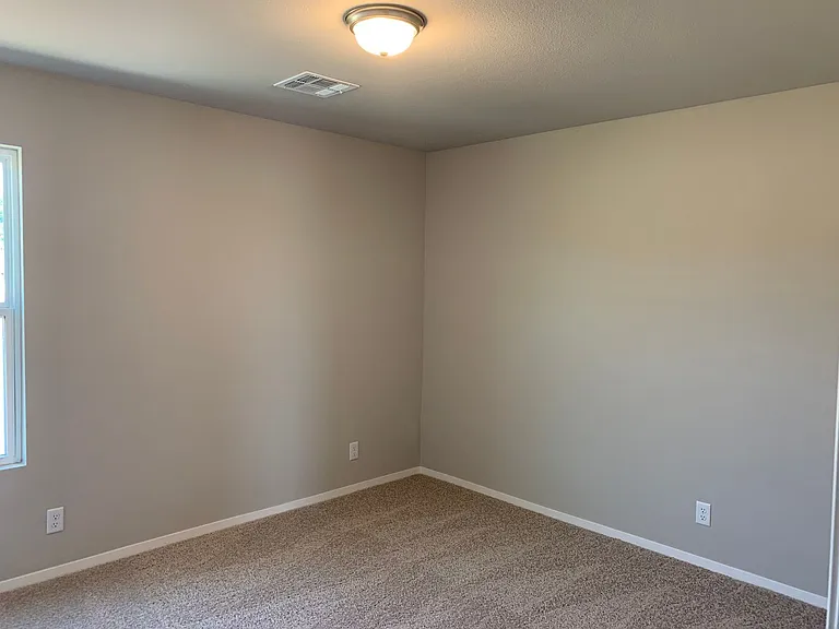 2001 S Amarillo Dr — Photo 11