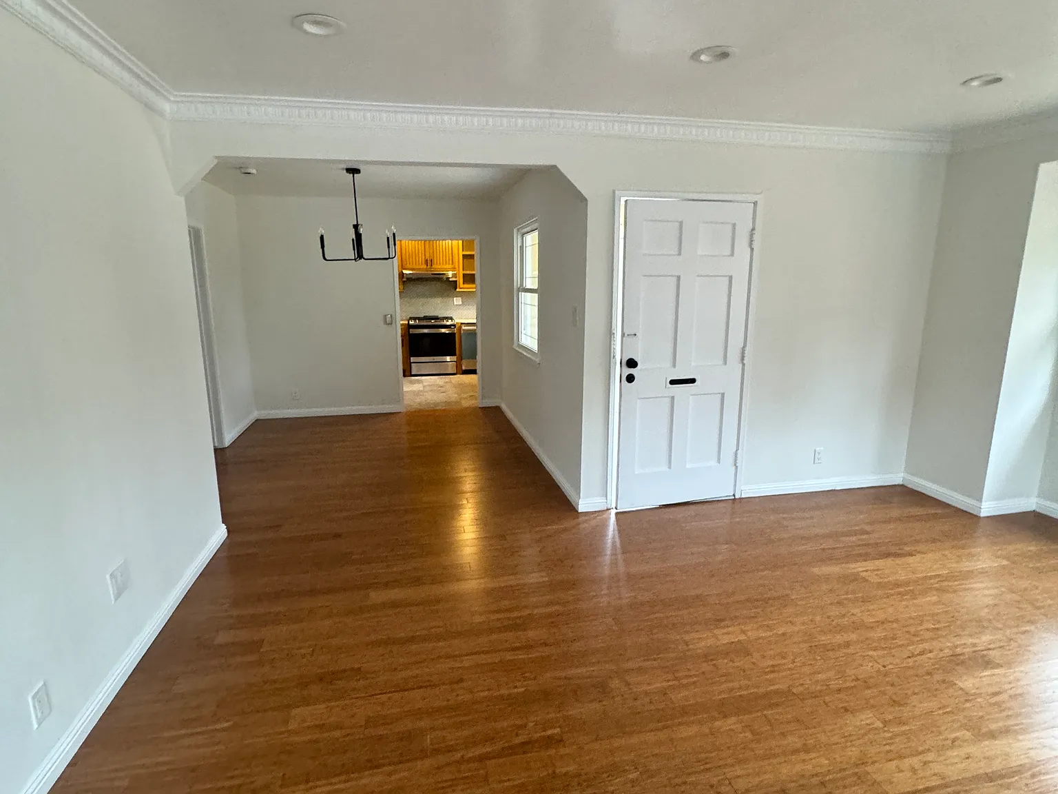 3 bed, 1127 sqft, $6,000 — Photo 4
