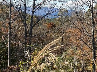 389 Live Oak Ln, Galax, VA 24333