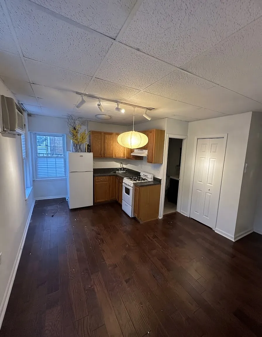 1 bed, $895 — Photo 4