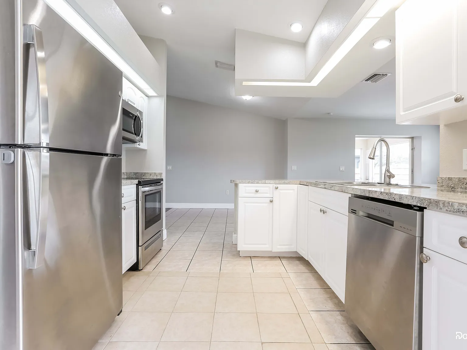 2 bed, 2.0 bath, 1666 sqft, $2,095 — Photo 2