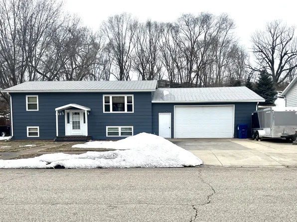 313 N Taylor Ave, Pierre, SD 57501