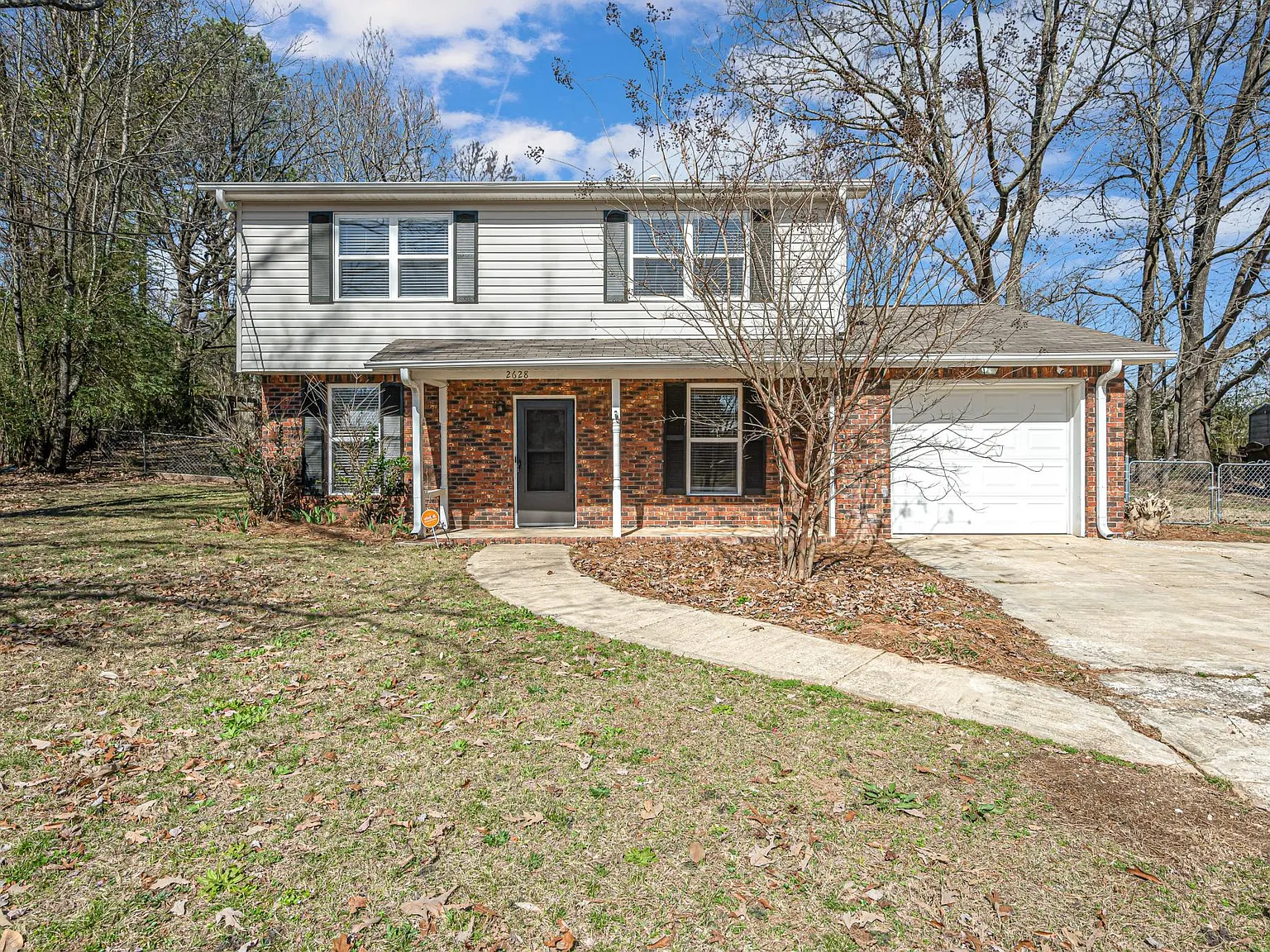 3 bed, 2.5 bath, 1560 sqft, $1,595 — Photo 2