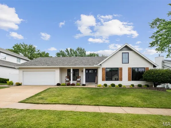 16715 Westglen Farms Dr, Ballwin, MO 63011