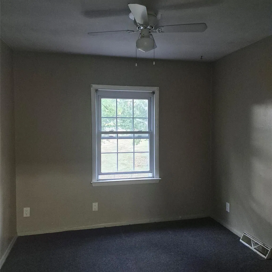 4 bed, 2.0 bath, 2500 sqft, $3,250 — Photo 4