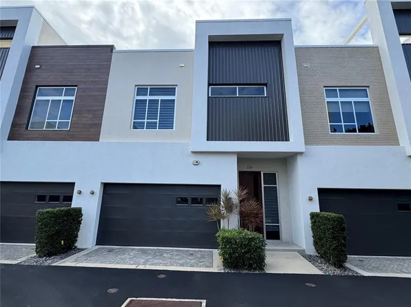 239 Cosmopolitan Ct, Sarasota, FL 34236