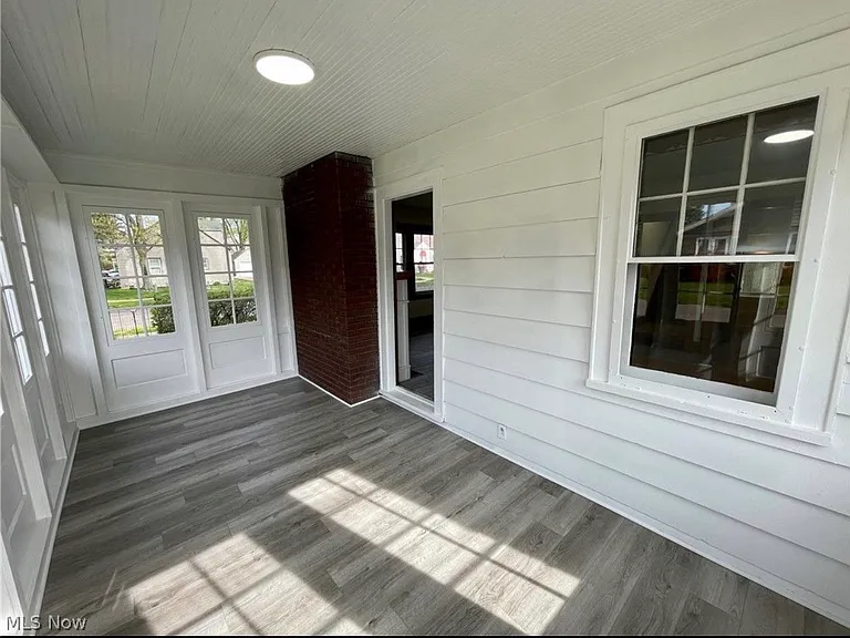 844 Cordova Ave — Photo 15
