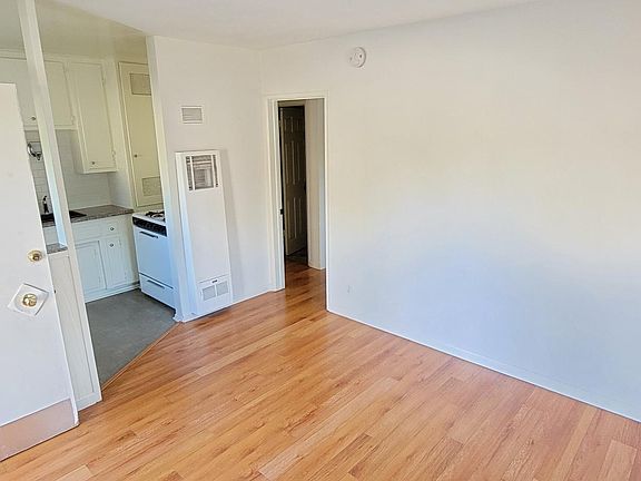 5th image of 11310 Joffre St #102