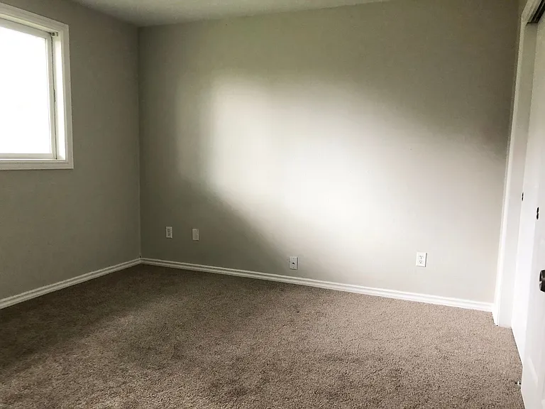 EM1112-B — Photo 20