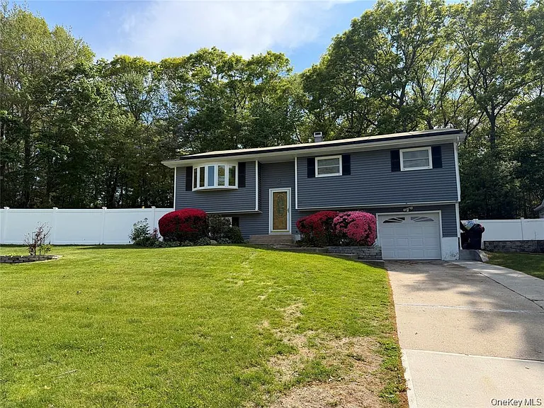 35 Shelton Ct — Photo 1