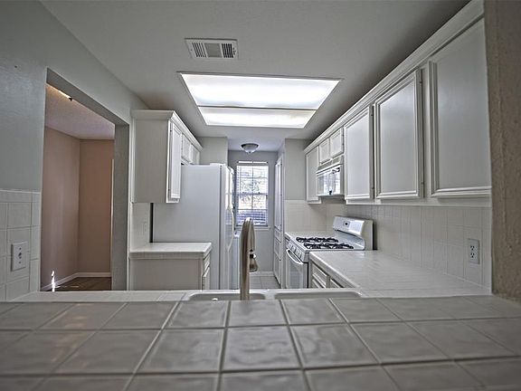 5th image of 2808 Grants Lake Blvd