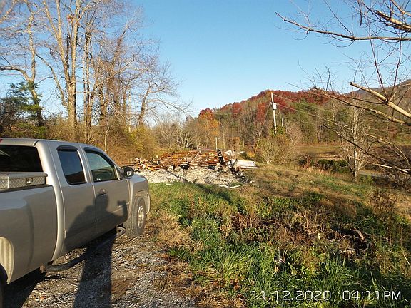4th image of 49 Warren Ln
