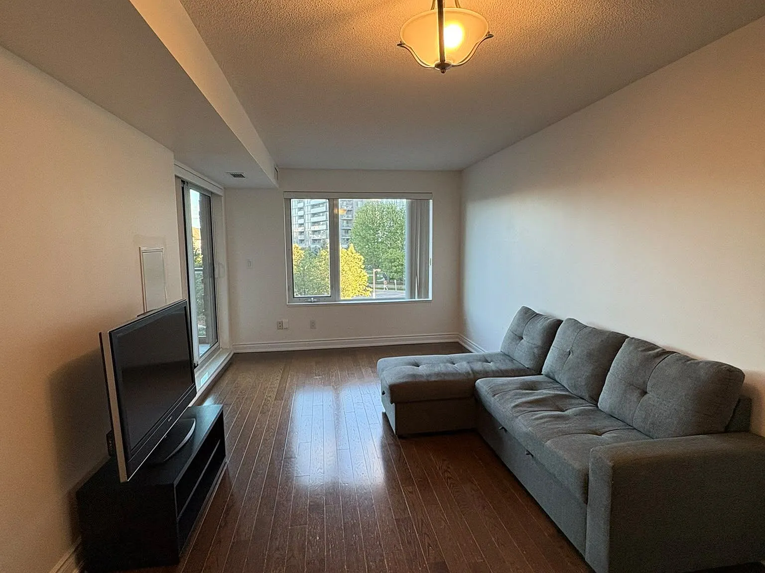 233 S Park Rd — Photo 4
