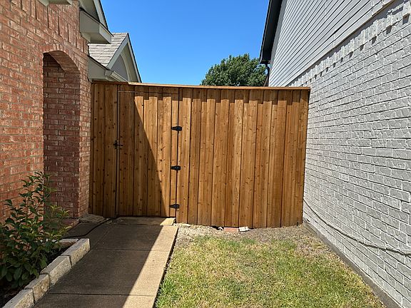 2nd image of 3823 Seminole Pl