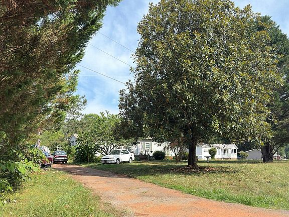 3rd image of 456 Franks Rd