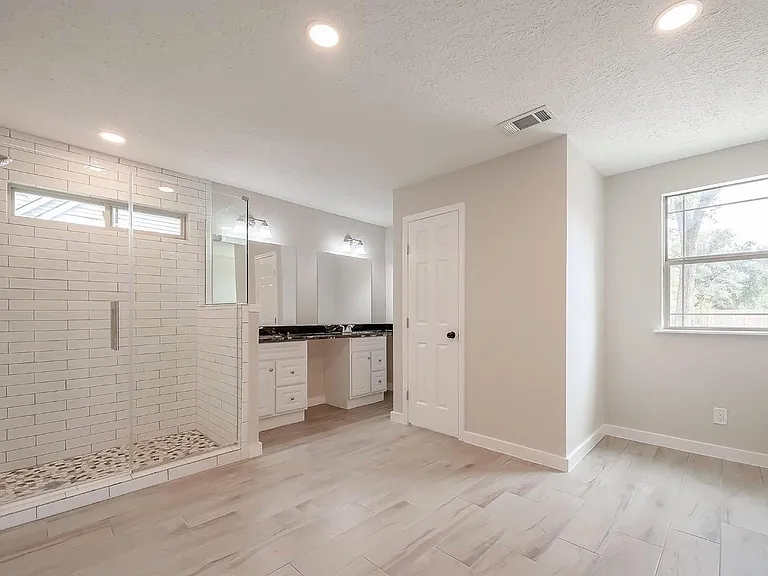 1011 Klamath Ln — Photo 7
