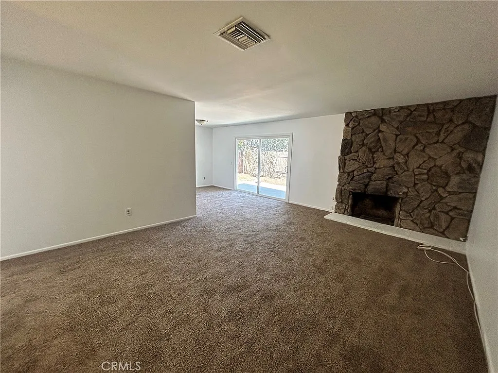 5 bed, 1825 sqft, $4,000 — Photo 4