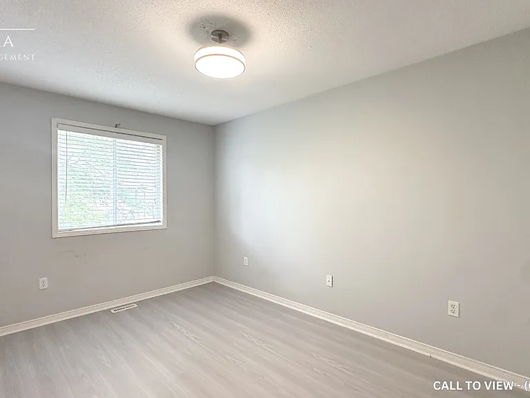 1290 Savannah Dr — Photo 9