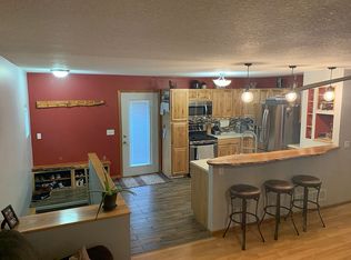 910 16th St, Port Byron, IL 61275