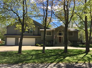 3750 Austinwood Ct, Waterford, MI 48329