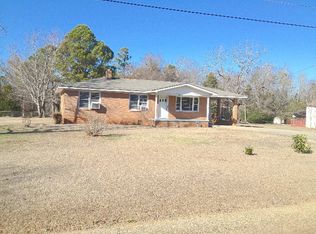 130 Downs Rd, Hodges, SC 29653