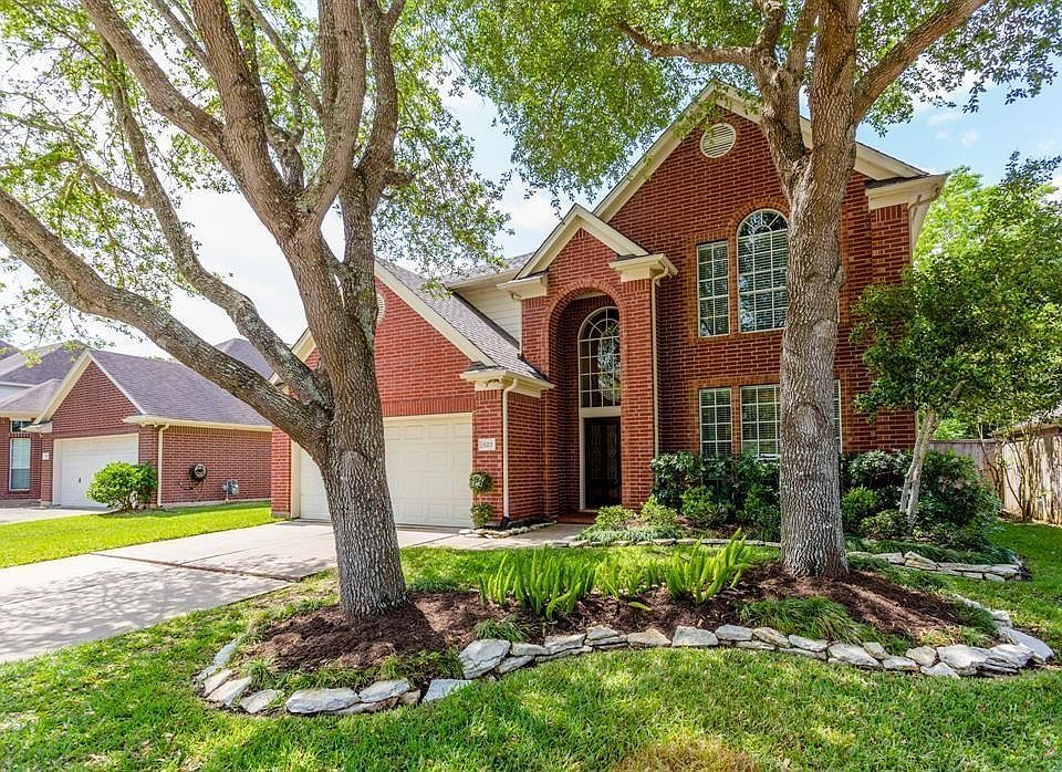 1st image of 623 Deer Hollow Dr