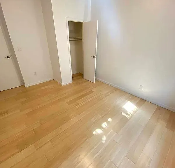 562 W 189th St #4 — Photo 3