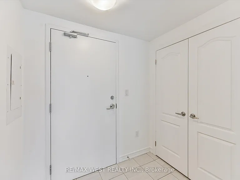 3865 Major Mackenzie Dr W #219 — Photo 7