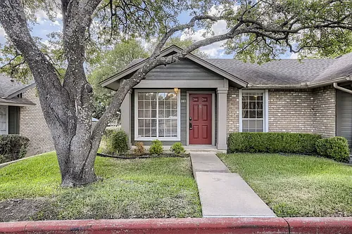 1015 E Yager Ln Photo 1