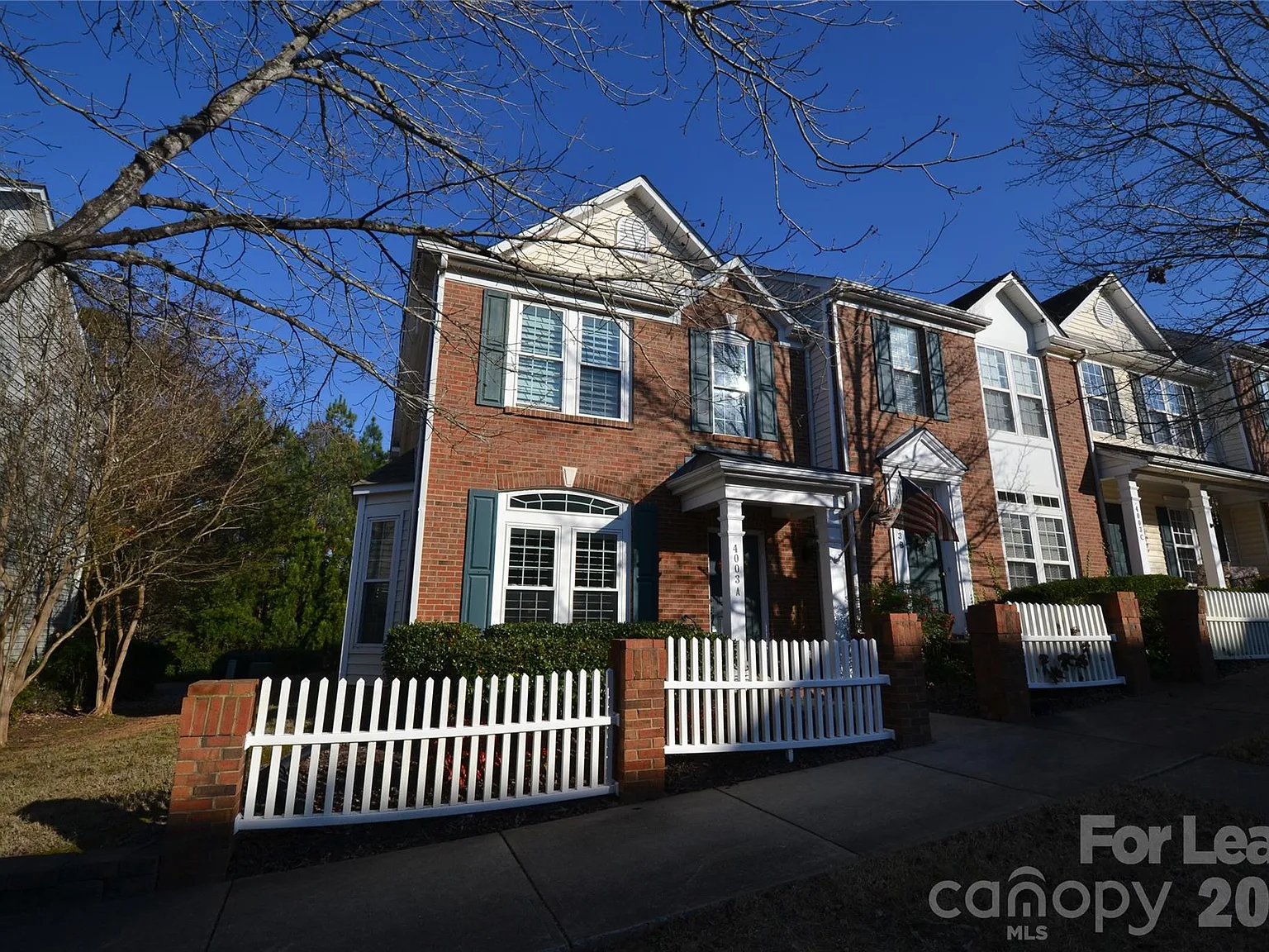2 bed, 2.5 bath, 1450 sqft, $2,050 — Photo 2