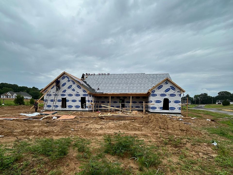 2nd image of 121 Deerfield Trce