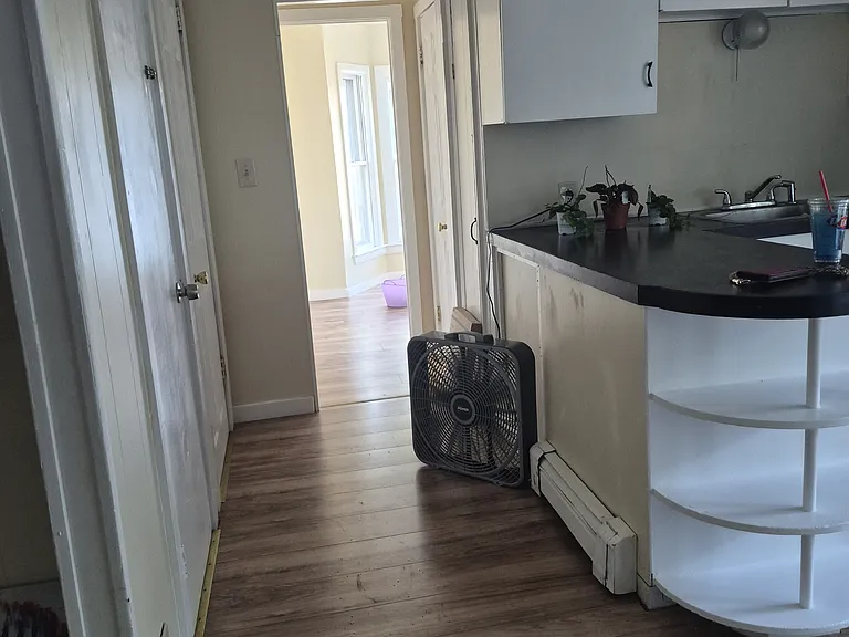 18 Highland St — Photo 7