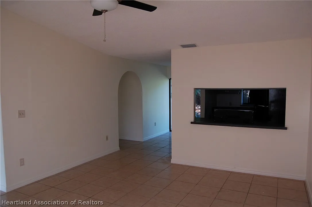 2 bed, 2.0 bath, 1012 sqft, $1,400 — Photo 2
