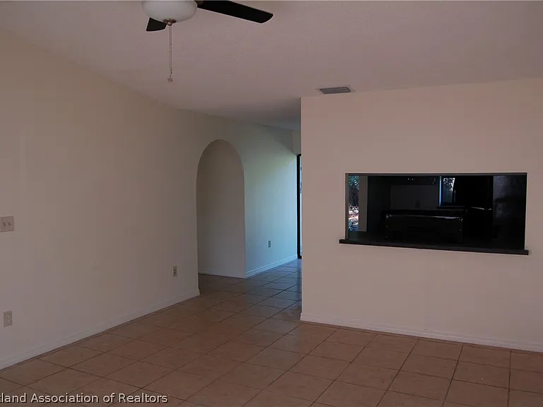 4927 Manatee Dr — Photo 2