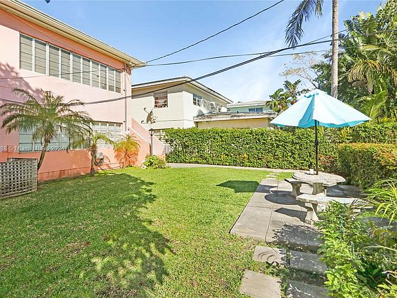 4th image of 3705 Ponce De Leon Blvd