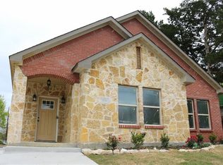 836 Hutchins Rd, Dallas, TX 75203