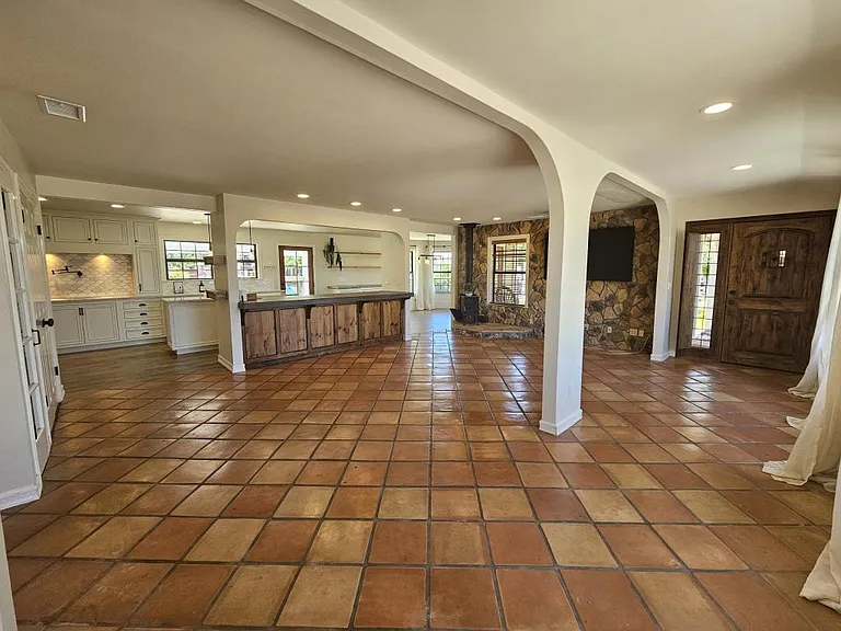22530 Rolling Meadows Dr — Photo 26