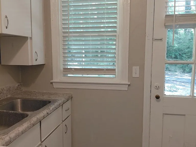 3324 Vineville Ave — Photo 7