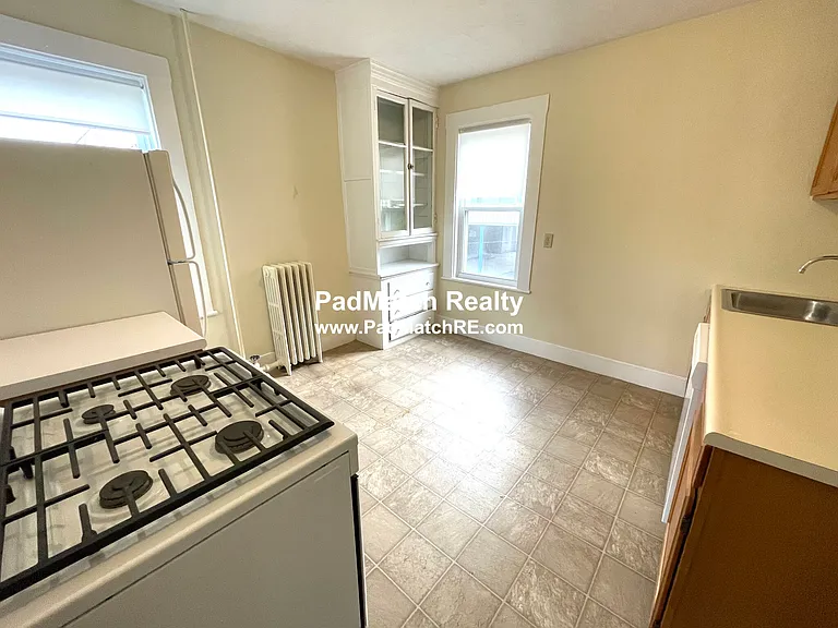 Eat-in-Kitchen