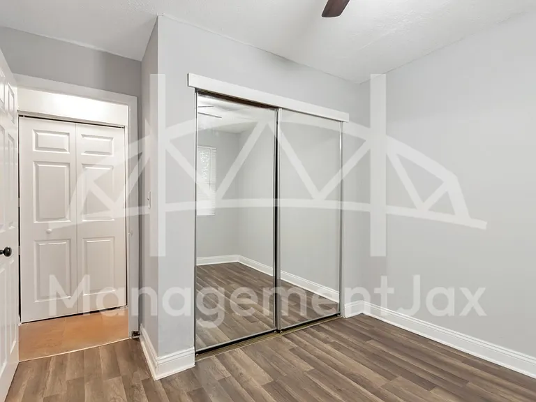 4417 Ken Knight Dr N — Photo 7