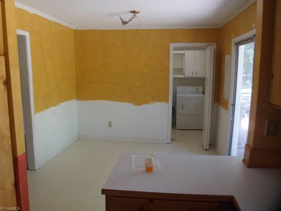 4th image of 4455 Fernbrook Dr