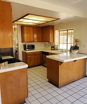 4th image of 13121 Zenobia Ct