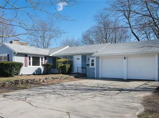 25 Kingsford Ave, Riverside, RI 02915