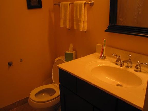 3rd image of 843 W Newport Ave