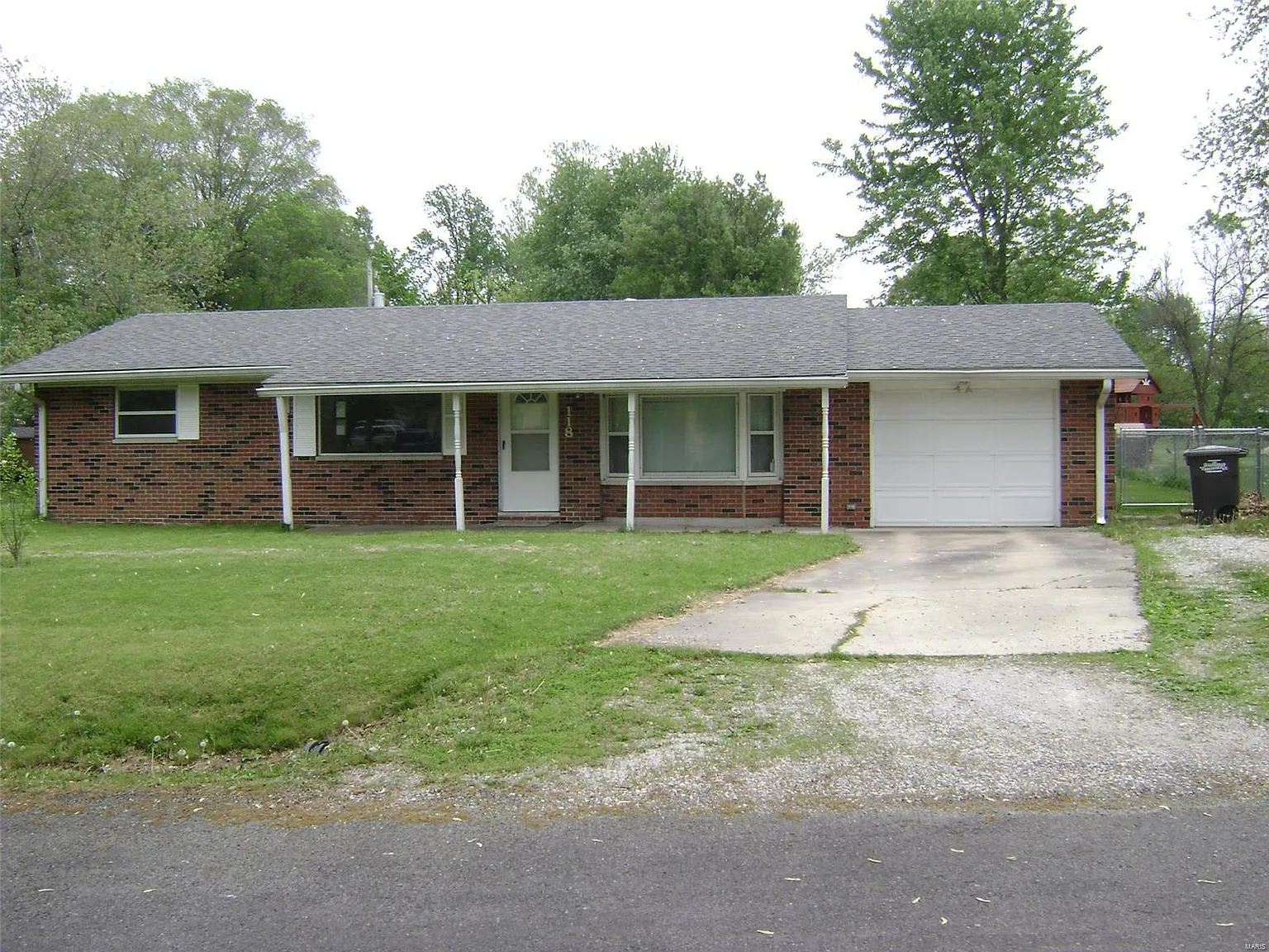 118 Dee St photo 1