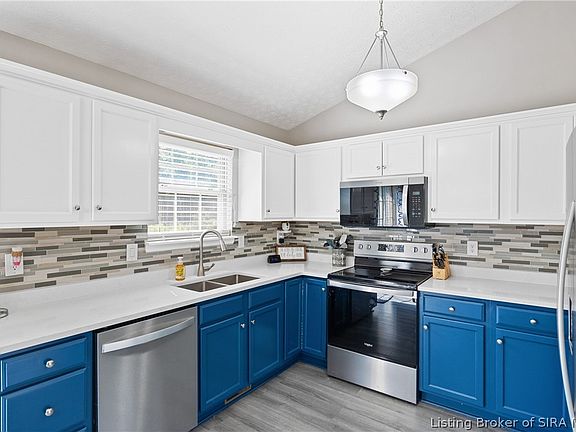 3rd image of 4320 Silver Glade Trail