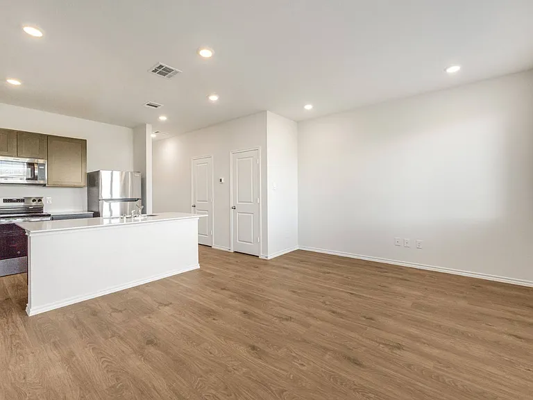 318 Tall Cedar Way — Photo 6